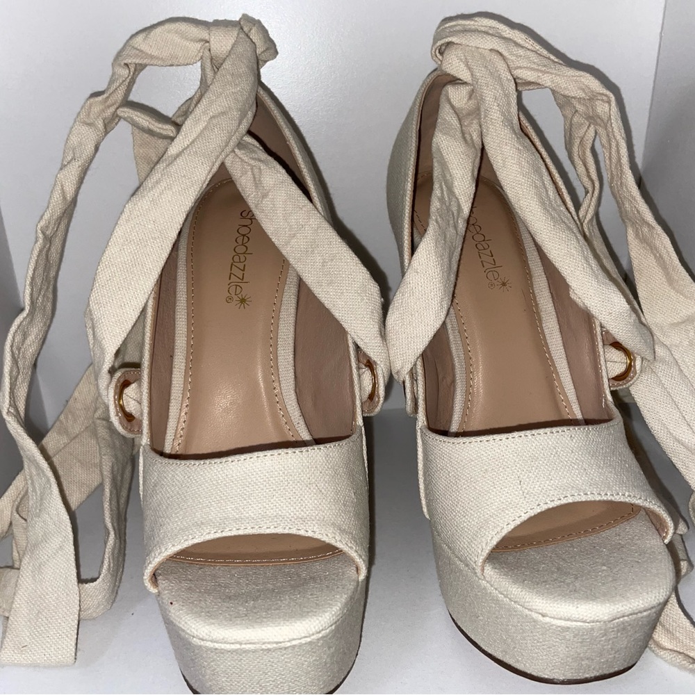 Shoe Dazzle tie heels, never worn